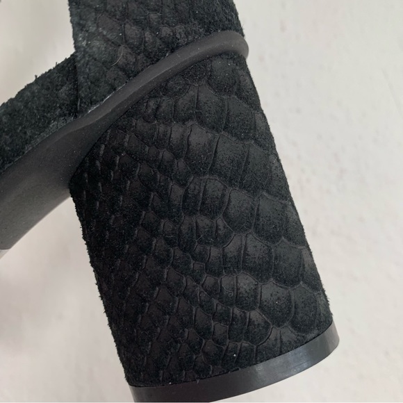 Jeffrey Campbell Laura Ankle Strap Heeled Sandals Black Suede Embossed Size 8 - Picture 10 of 12